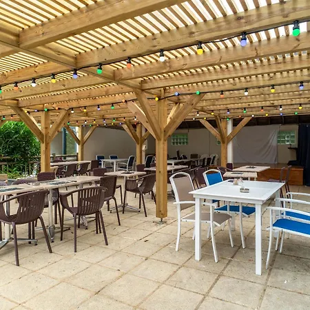 Κάμπινγκ Domaine Residentiel De Plein Air Le Port De La Chaine 4*